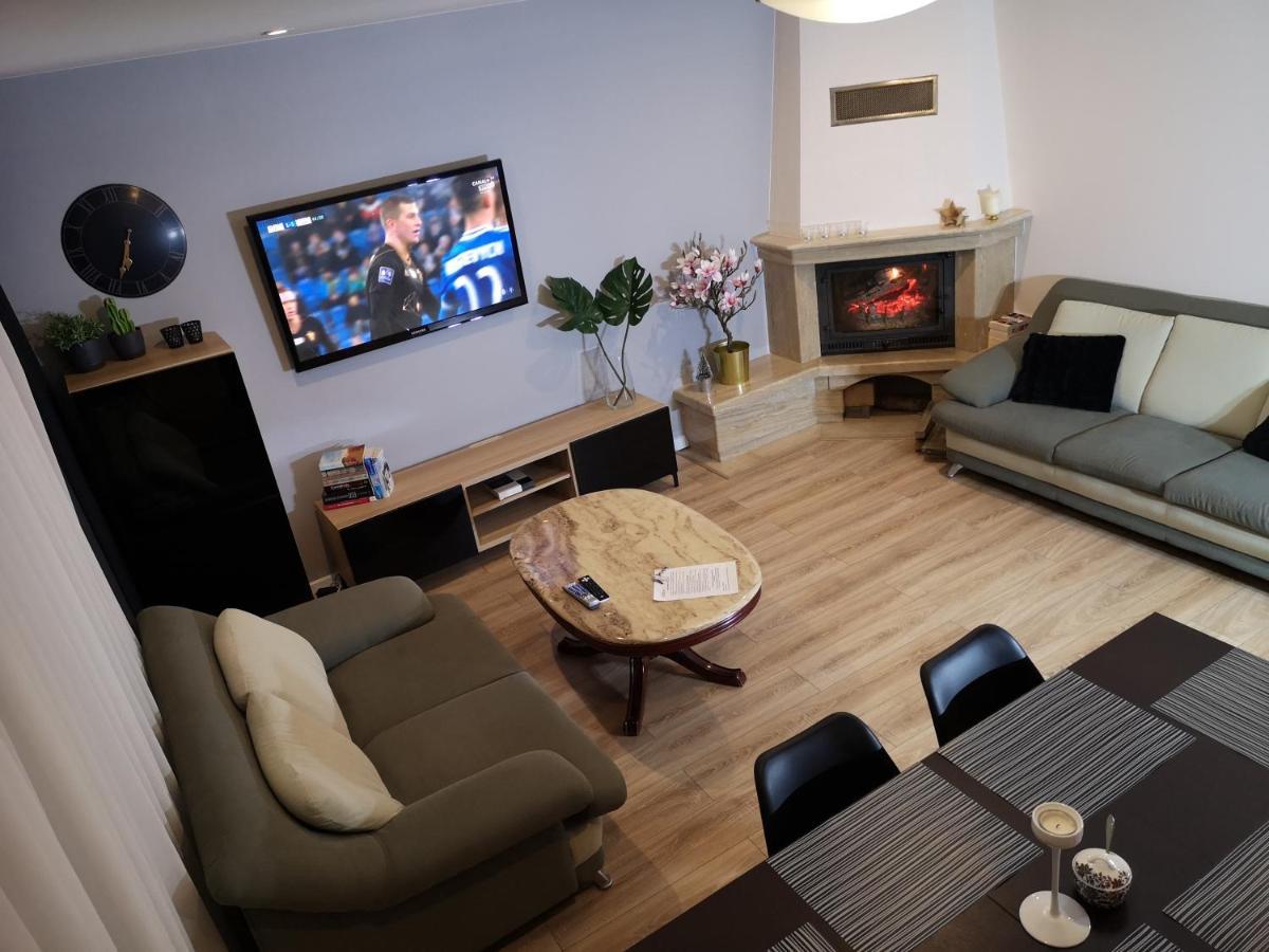 Red Rose Apartament -Parking -Taras- Faktura Vat Kielce Eksteriør bilde