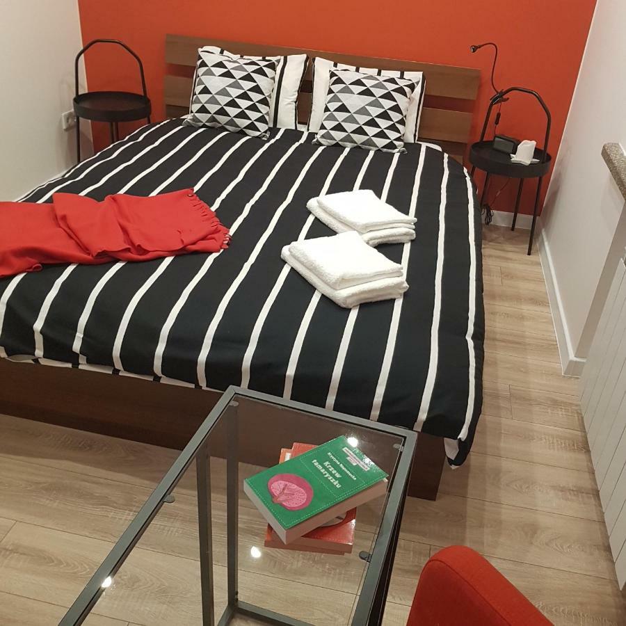 Red Rose Apartament -Parking -Taras- Faktura Vat Kielce Eksteriør bilde