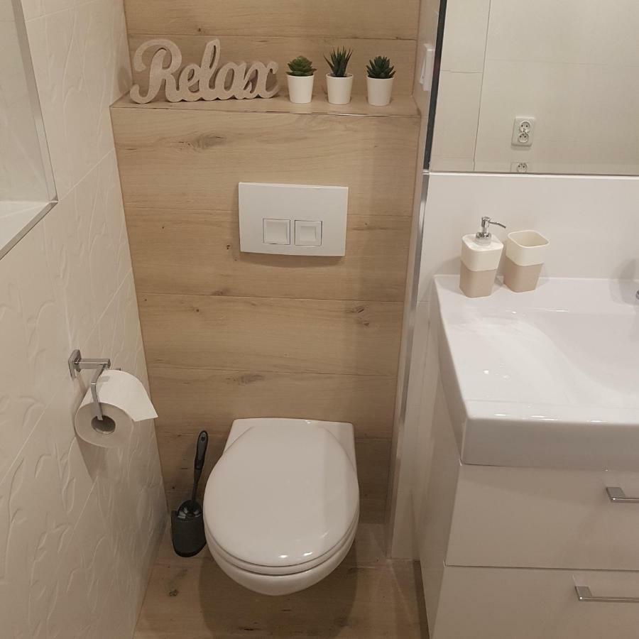 Red Rose Apartament -Parking -Taras- Faktura Vat Kielce Eksteriør bilde